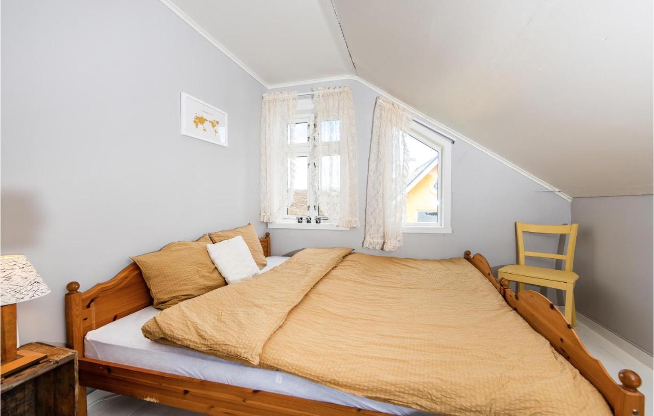 3 Bedroom Nice Home In Kvamsoy Sandvik  Extérieur photo